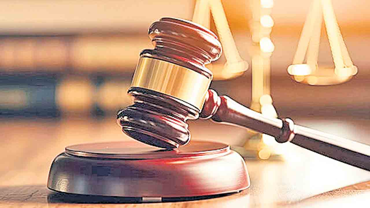 ఉత్తుత్తి సుప్రీంకోర్టు.. ఉత్తుత్తి చీఫ్‌ జస్టిస్‌!.. 22 లక్షల భారీ మోసం!