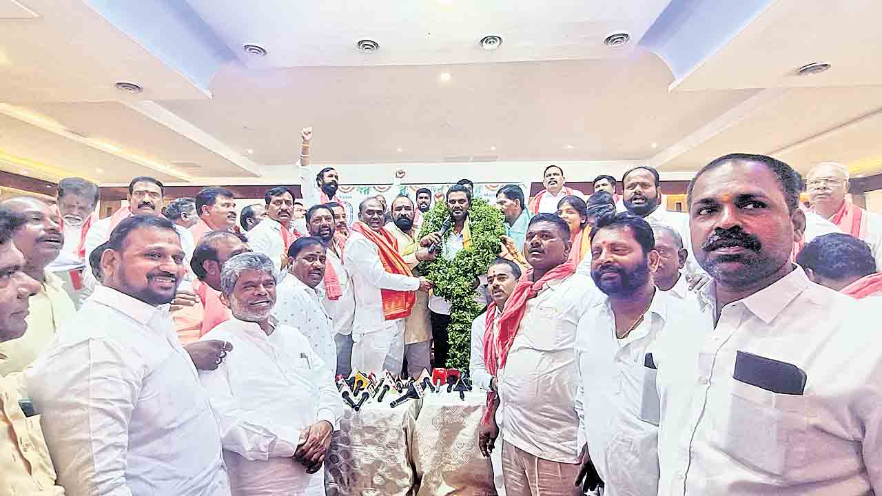 యాదవ భవనం ఎప్పుడు అప్పగిస్తరు?