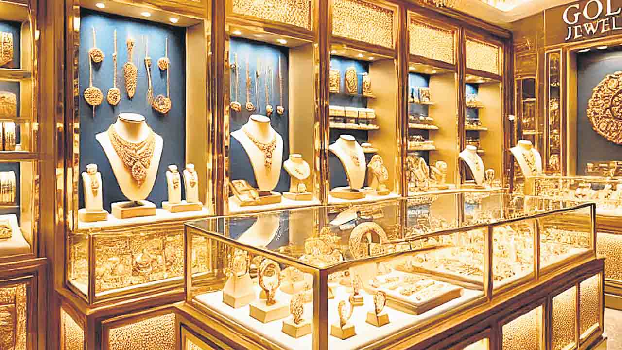 Gold Prices | దిగొస్తున్న బంగారం ధర.. మరో రూ.930 తగ్గిన రేటు