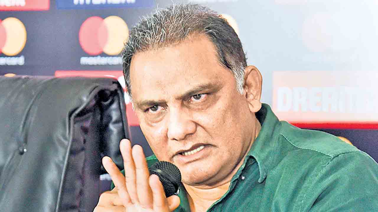 ముఖ్యనేత ఆటలో బలిపశువు అజర్‌!