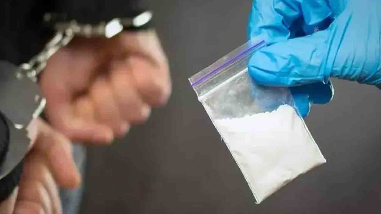 2 కోట్ల విలువైన డ్రగ్స్‌ పట్టివేత..
