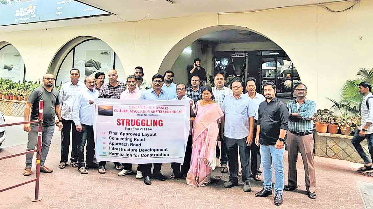 ఓఆర్‌ఆర్‌ బాధితుల నిరసన