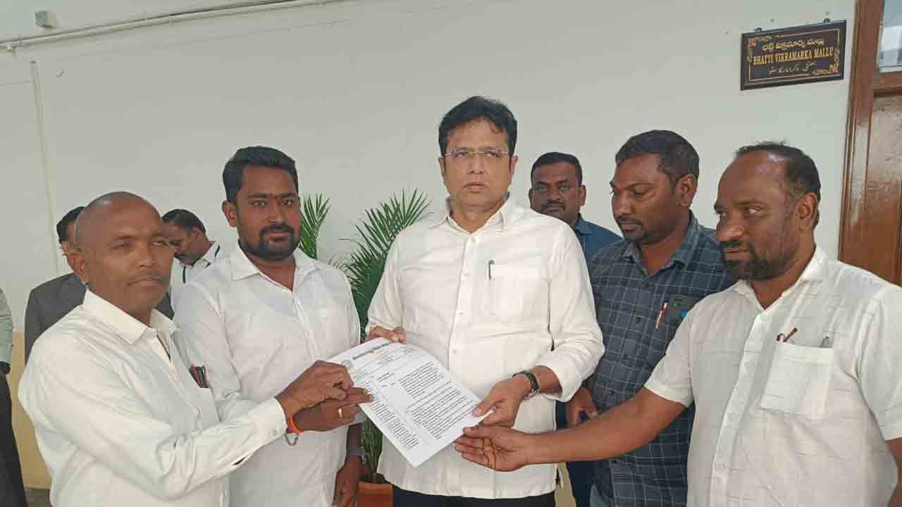 పది నెలలుగా జీతం లేదు.. !