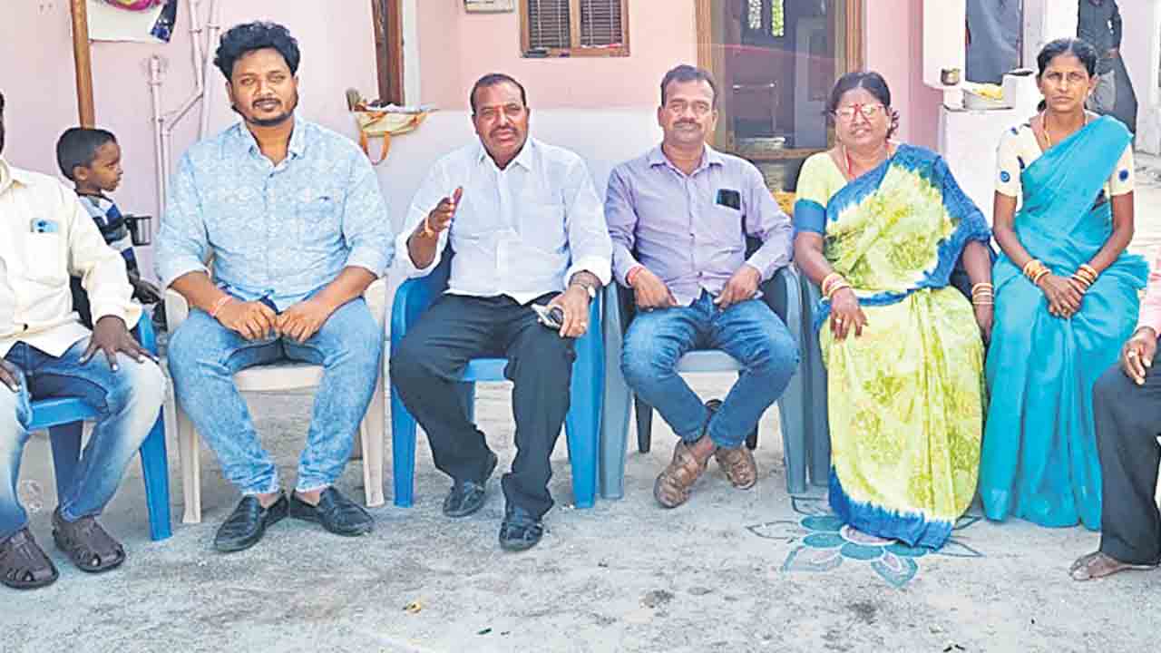 గౌరవెల్ల్లి ఎప్పుడు పూర్తిచేస్తారో చెప్పాలి