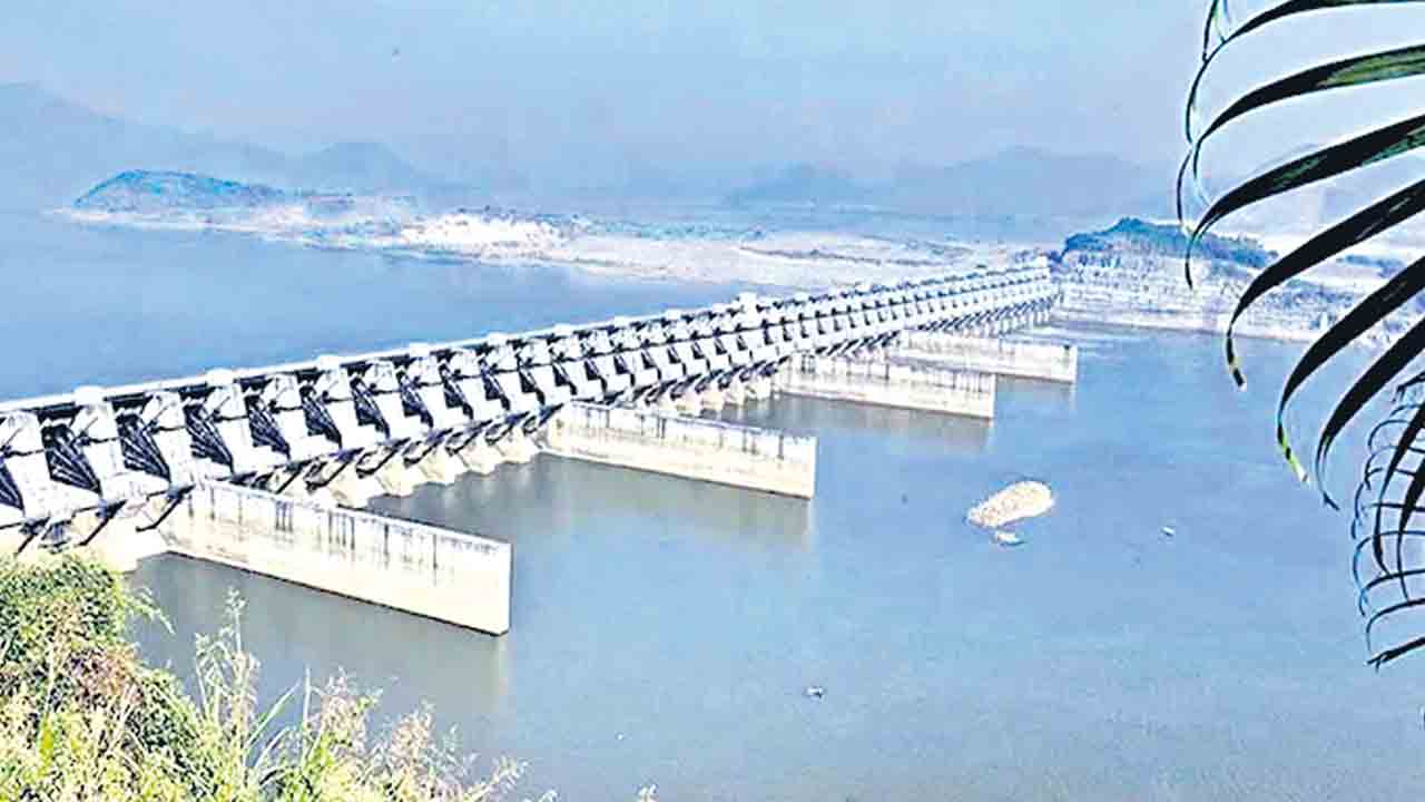 బనకచర్లపై బరిగీద్దాం.. కేసీఆర్‌లా కొట్లాడుదాం!