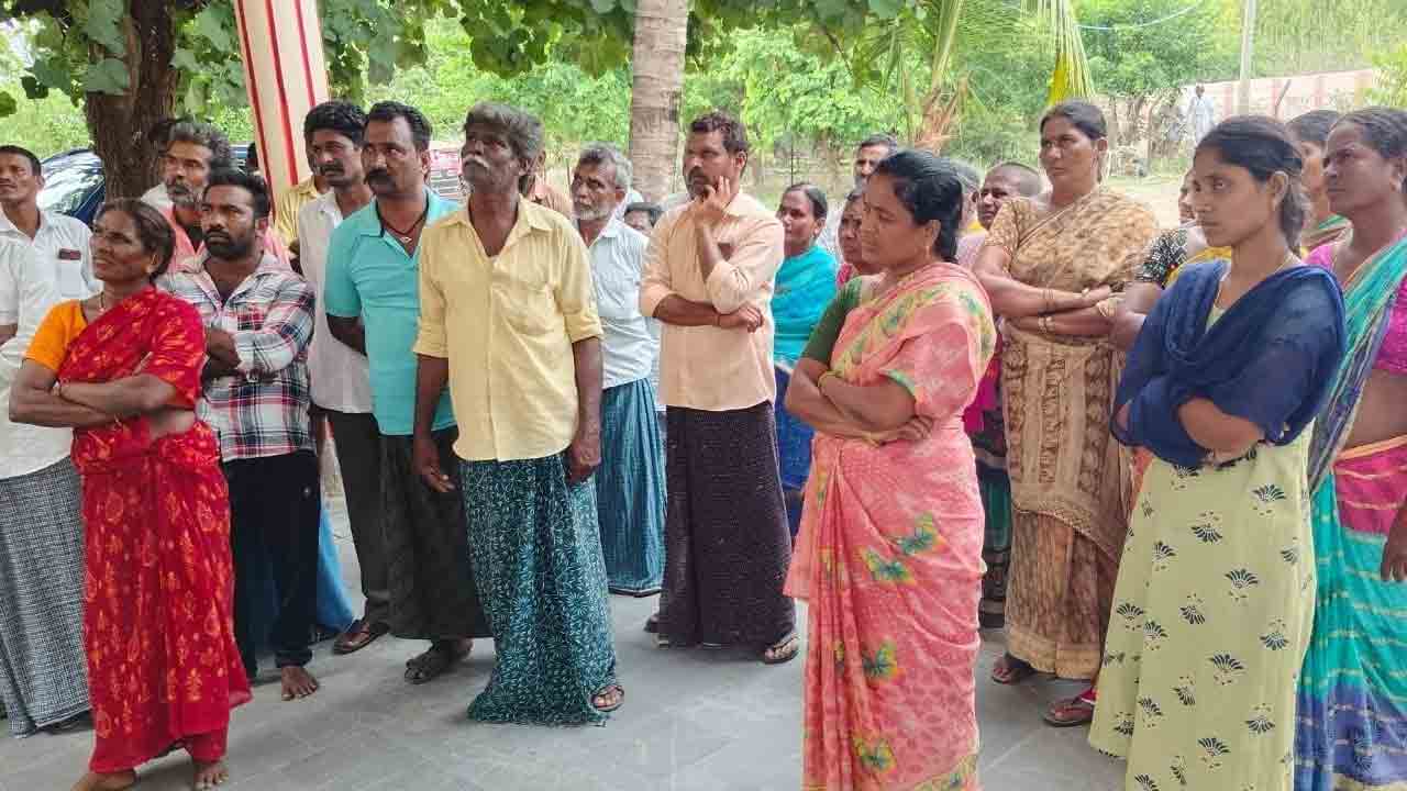 దాడి చేసిన వారిపై చర్య తీసుకోవాలి