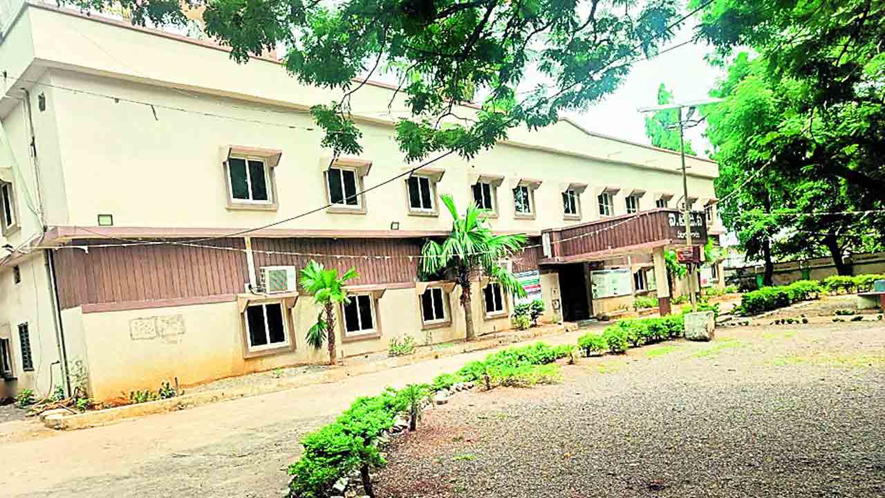 ఐటీడీఏలో ఆశాఖలు కనుమరుగు ?