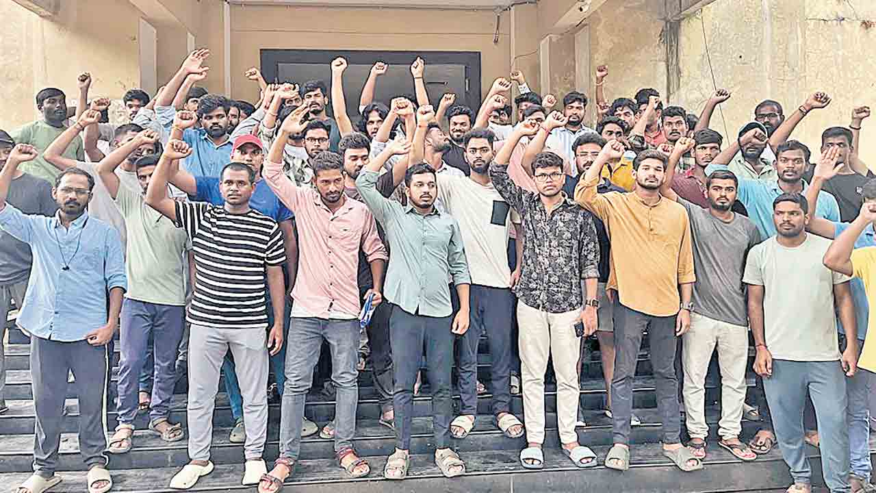 నిజాం కళాశాల హాస్టల్‌ మెస్‌ మూసివేత