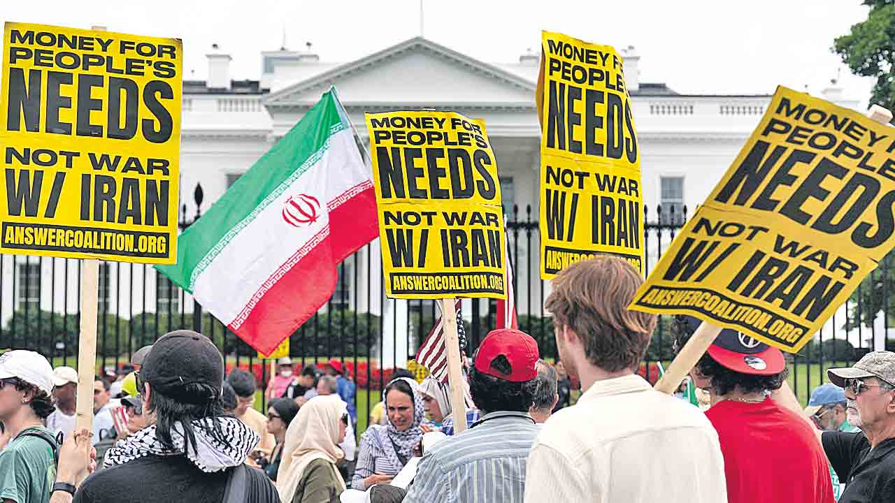 హ్యాండ్సాఫ్‌ ఇరాన్‌!