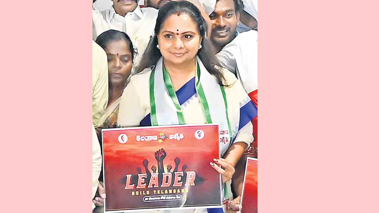 యువత రాజకీయాల్లోకి రావాలి