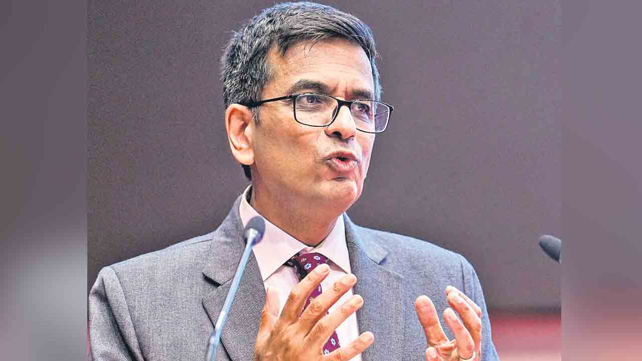 ఫోన్‌ జప్తు.. గోప్యతను హరించడమే!