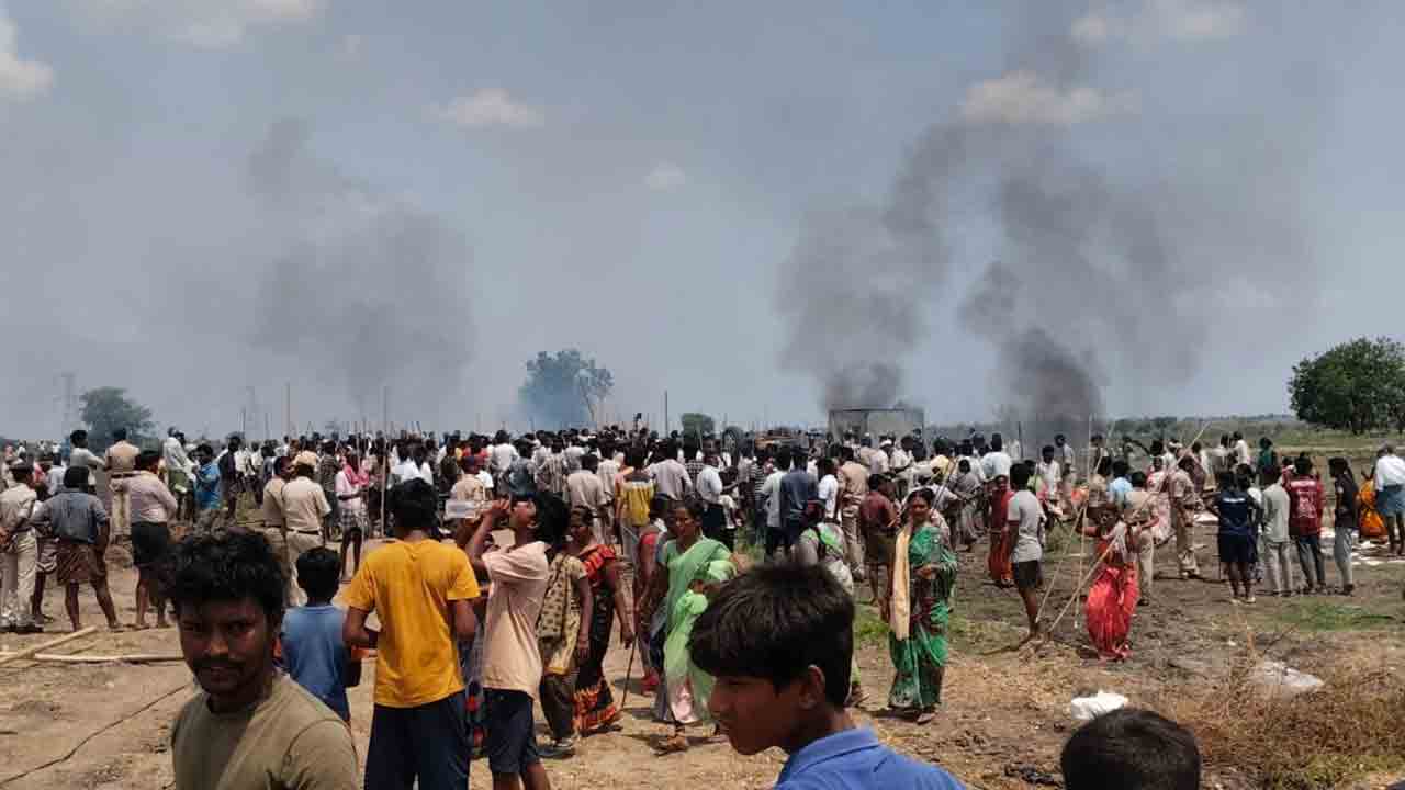 కడుపుమండి కన్నెర్ర.. తిరగబడ్డ రైతులు.. దద్దరిల్లిన పెద్ద ధన్వాడ