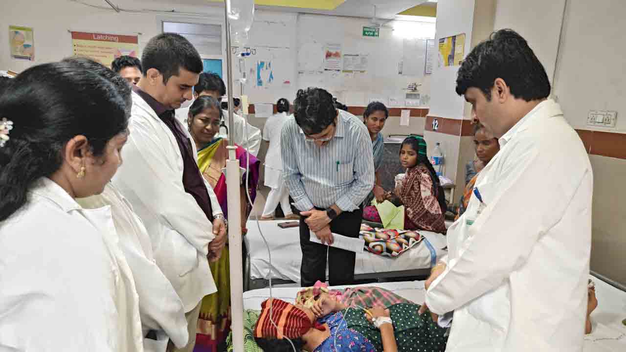 కలియతిరుగుతూ.. సమస్యలు తెలుసుకుంటూ..