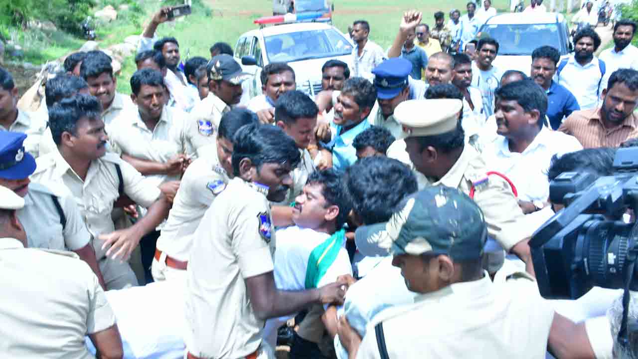 మాటల యుద్ధం..