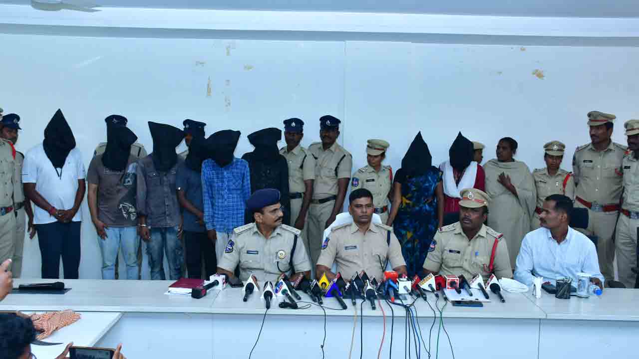 వివాహేతర సంబంధానికి అడ్డొస్తున్నాడని..