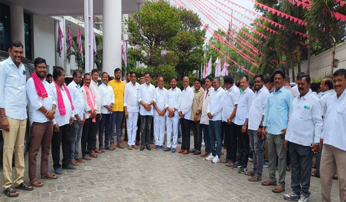 Putta Madhukar | కాంగ్రెస్ ప్రభుత్వ కుట్రలు, బెదిరింపుకు భయపడేది లేదు.. మంథని మాజీ ఎమ్మెల్యే పుట్ట మధూకర్