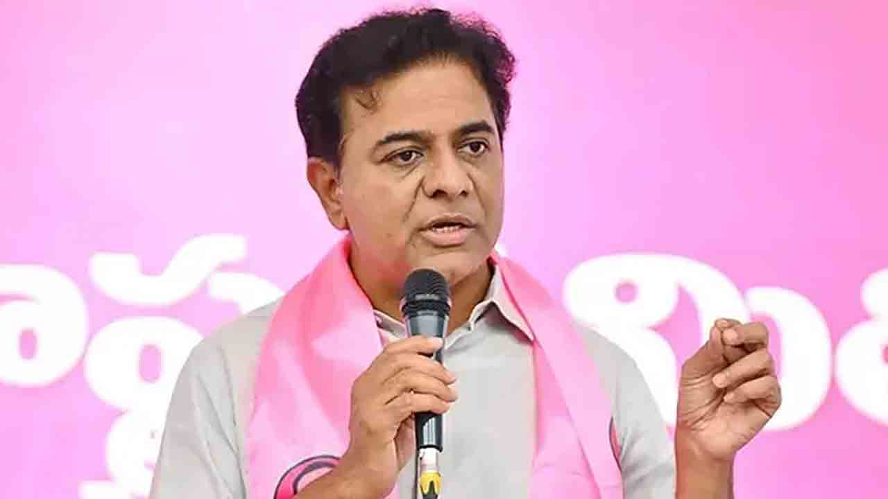 కేటీఆర్‌, కౌశిక్‌రెడ్డిపై కేసులు