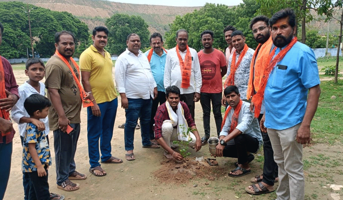 Godavarikhani | గోదావరిఖని కోదండ రామాలయంలో వృక్షారోహణం