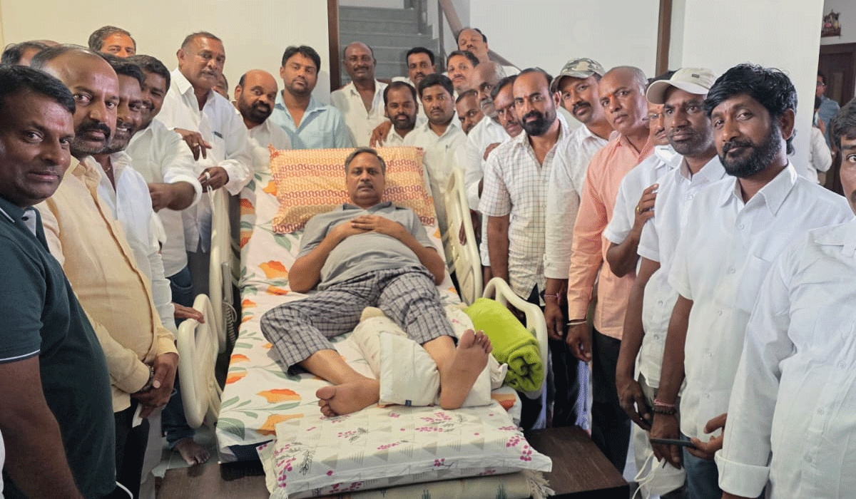 MLA Palla Rajeshwar Reddy | జనగామ ఎమ్మెల్యే పల్లా రాజేశ్వర్ రెడ్డికి బచ్చన్నపేట మండల నాయకుల పరామర్శ