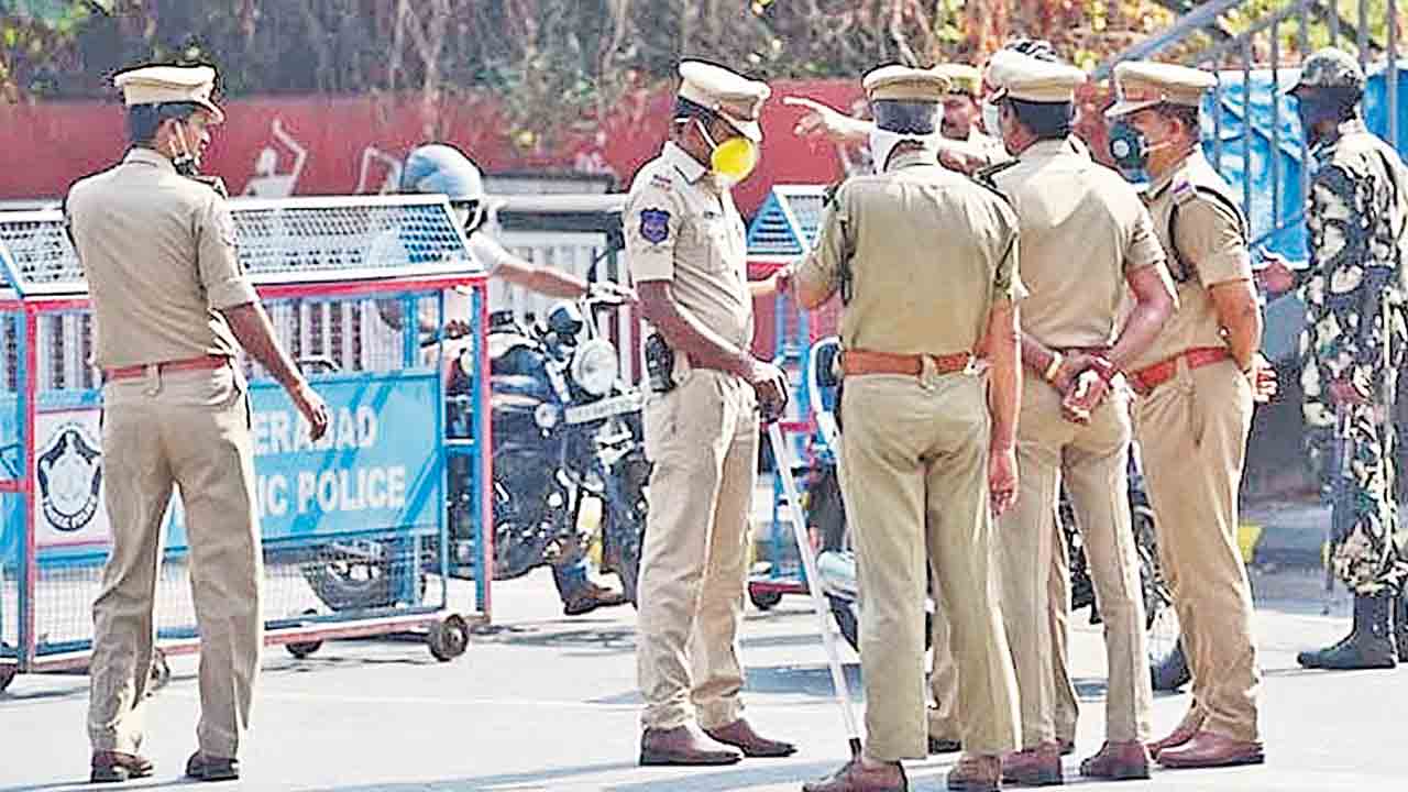 సివిల్‌ వివాదాల్లో పోలీసుల జోక్యమెందుకు?