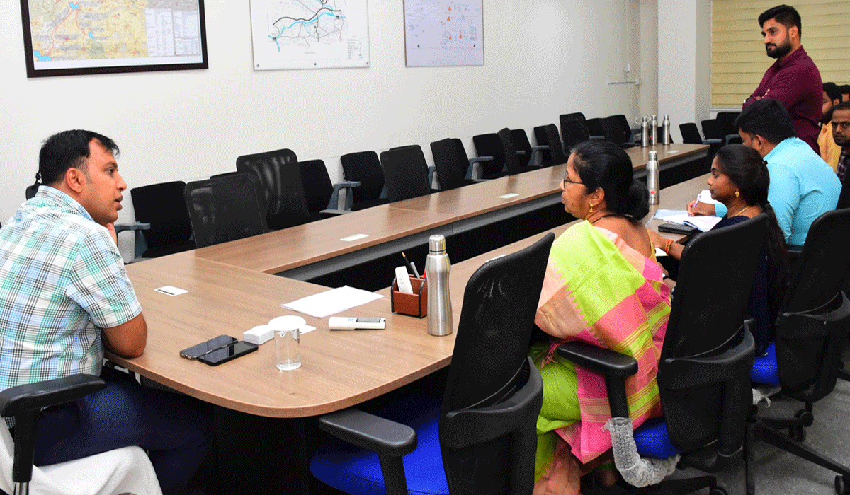 Collector Sandeep Kumar Jha | రైతులకు ఎరువులు సకాలంలో అందేలా చర్యలు తీసుకోవాలి.. కలెక్టర్ సందీప్ కుమార్ ఝా