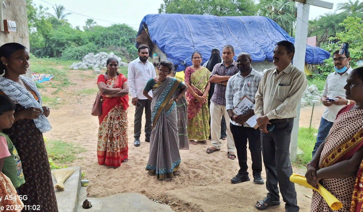 Government schools | బడీడు పిల్లలను ప్రభుత్వ పాఠశాలల్లో చేర్పించాలి.. ఇల్లందకుంట ఎంఈవో రాములు నాయక్‌