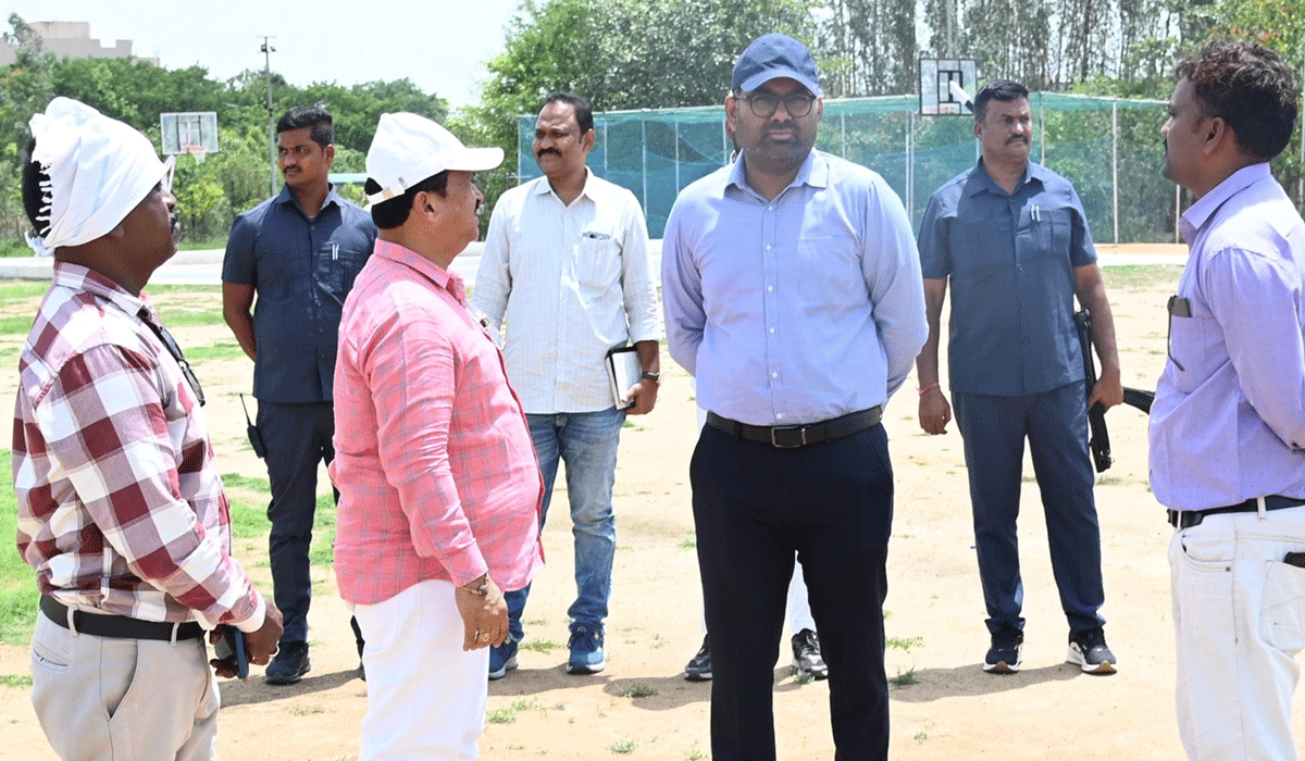 Collector, Koya Sri Harsha ప్రైవేట్ సర్వేయర్లకు సజావుగా శిక్షణ అందించాలి.. పెద్దపల్లి కలెక్టర్ కోయ శ్రీ హర్ష