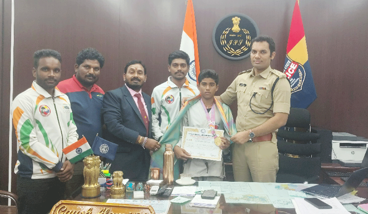 CP Ghaus Alam | కియో జాతీయ కరాటే పోటీలకు షోటోకాన్ విద్యార్థి ఎంపిక.. అభినందించిన సీపీ గౌస్‌ ఆలం