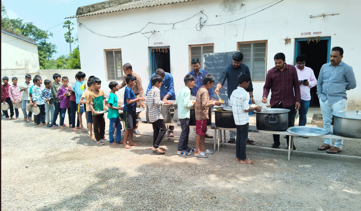 Residential schools | రెసిడెన్షియల్‌ పాఠశాలల్లో మెనూ ను పకడ్బందీగా అమలు చేయాలి.. జగిత్యాల జెడ్పీ సీఈవో గౌతమ్‌ రెడ్డి