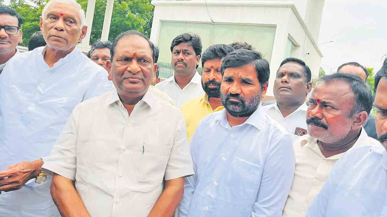 బాధితులపెనే కేసులా?