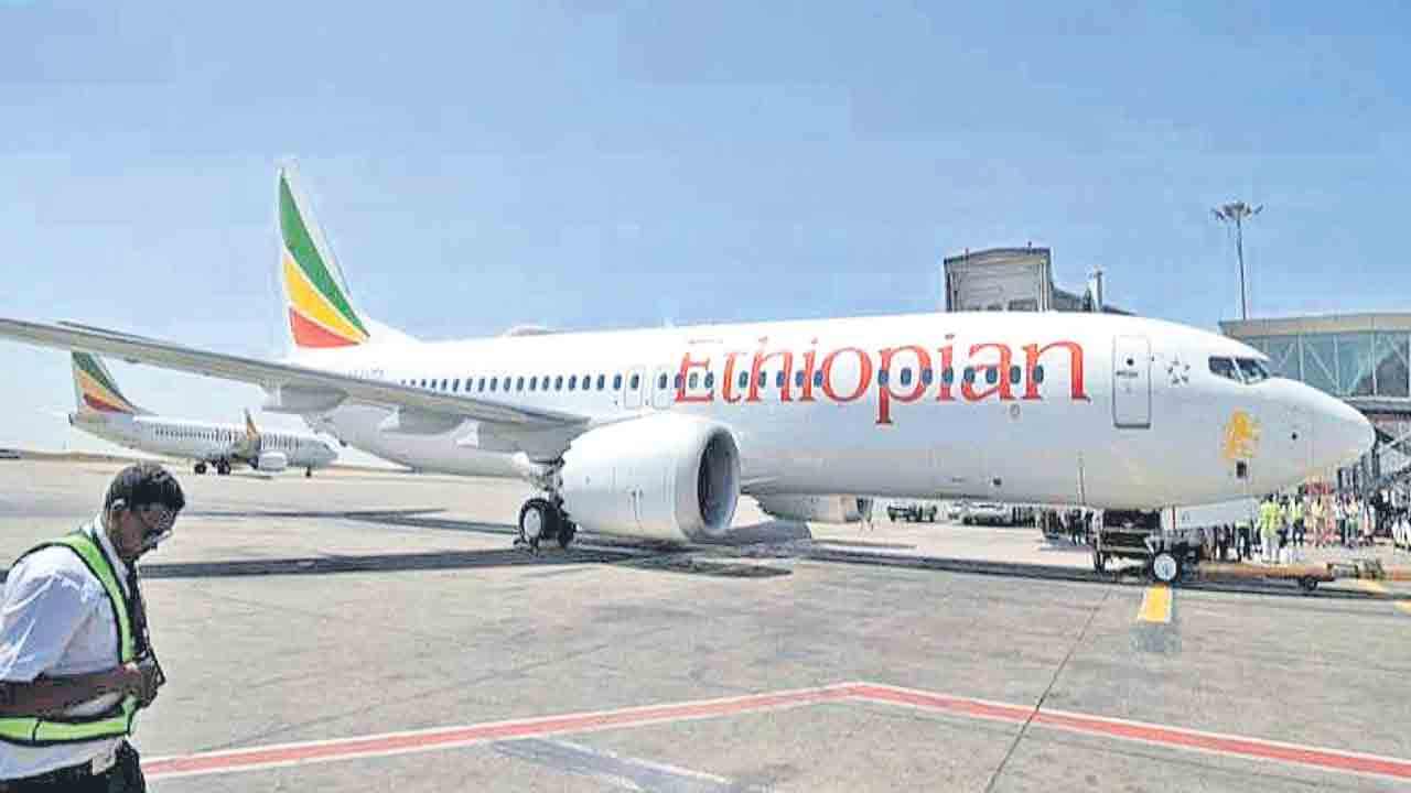 మూడు విమానాలలో ముచ్చెమటలు!