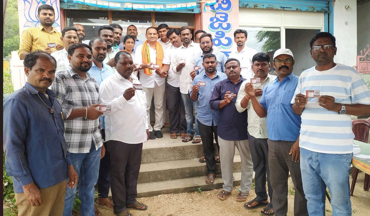 Journalists | తెలంగాణ ఉద్యమంలో జర్నలిస్టుల పాత్ర ఎంతో కీలకం.. బీజేపీ పార్టీ రాష్ట్ర నేత చిట్నేని రఘు