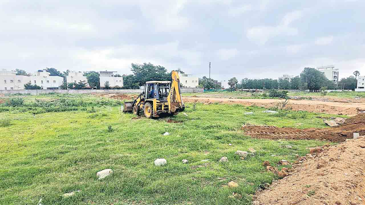 రప్పా.. రప్పా.. రిజిస్ట్రేషన్లు!..గండిపేట రహస్యం!