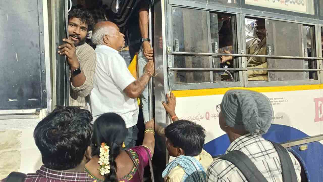 ప్రయాణం.. నరకప్రాయం