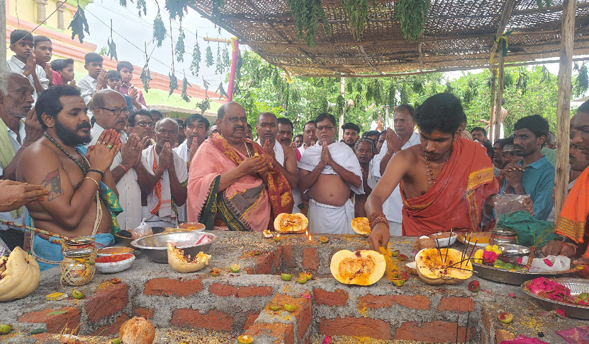 Veenavanka | బొంతుపల్లిలో ఘనంగా విగ్రహ ప్రతిష్టాపన వేడుకలు