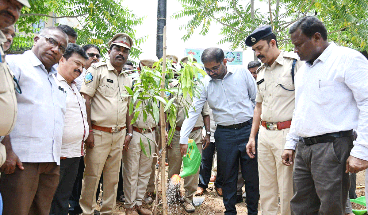 Collector Koya Sri Harsha | ప్రతీ ఒక్కరూ తల్లి పేరిట మొక్కలు నాటాలి.. పెద్దపల్లి కలెక్టర్‌ కోయ శ్రీ హర్ష