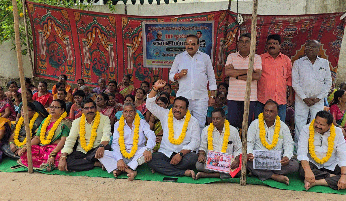 Election promises | ఎన్నికల హామీలు అమలు చేయాలి.. బీఆర్ఎస్ పట్టణాధ్యక్షుడు జిందం చక్రపాణి