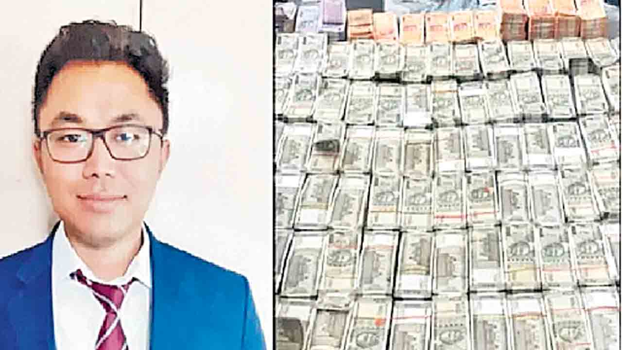 లంచం తీసుకుంటూ పట్టుబడ్డ ఐఏఎస్‌