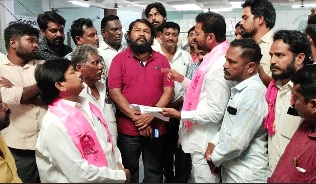 Korukanti Chandar | రామగుండంలో రాక్షస పాలన.. కూల్చివేతలపై మాజీ ఎమ్మెల్యే కోరుకంటి చందర్ ఫైర్