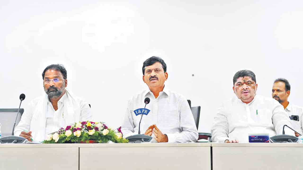 రేవంత్‌ ట్రాప్‌లో క్యాబినెట్‌