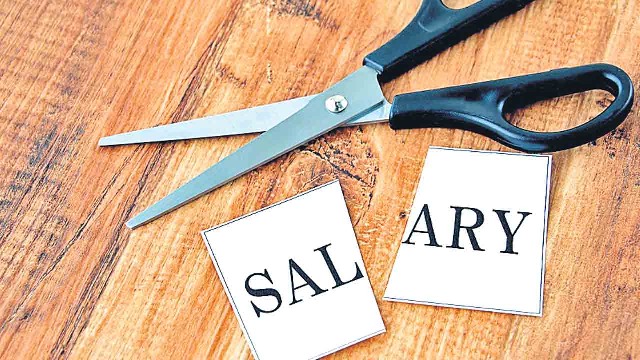 జీవో పేరుతో జీతాలు బంద్‌