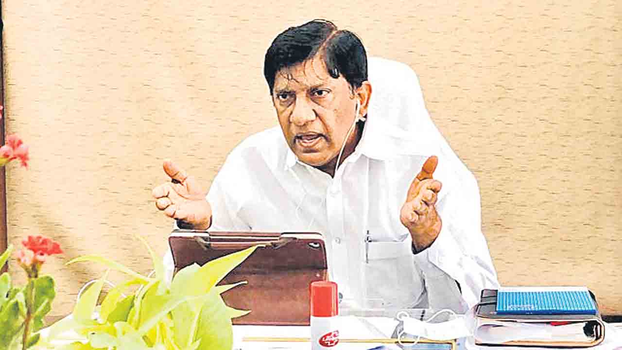 నూతన చట్టాలు కార్మికులకు గొడ్డలిపెట్టు