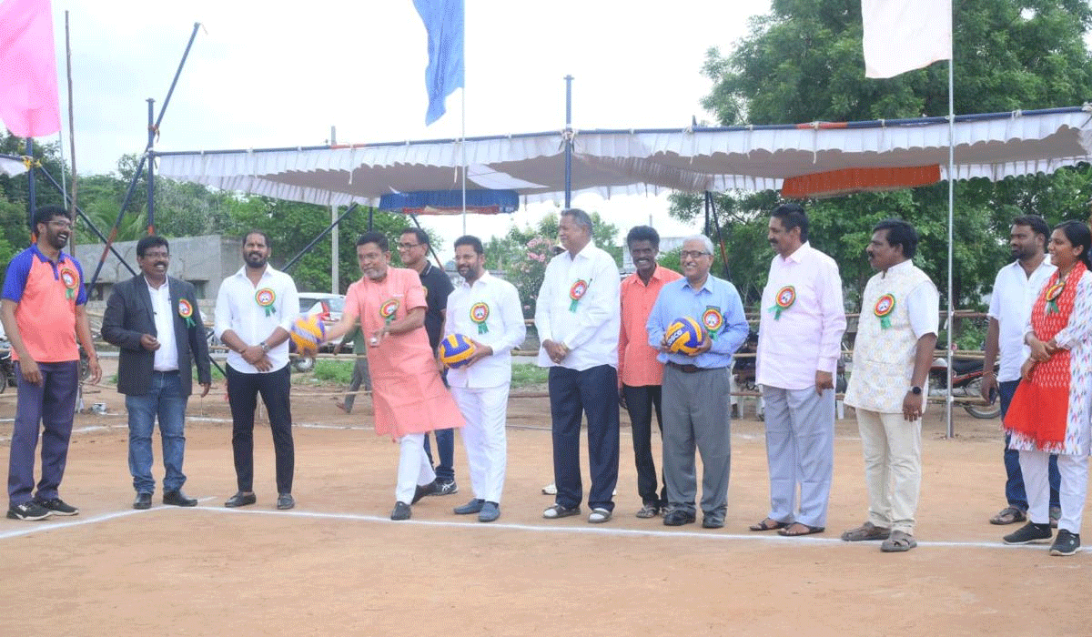 Sports Competitions  | సత్యనారాయణ స్మారక గ్రామీణ క్రీడా పోటీలు ప్రారంభం పోటీలను ప్రారంభించిన మాజీ జడ్పీ చైర్మన్ పుట్ట మధు