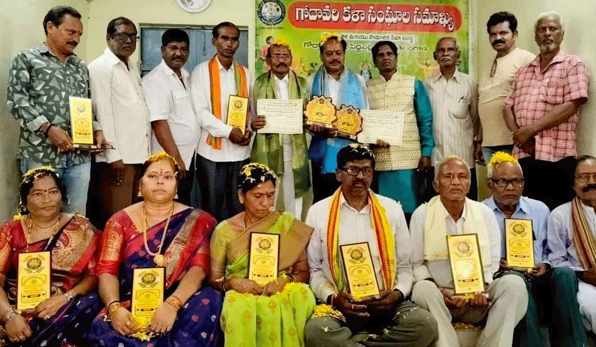 GodavariKhani | గోదావరిఖనిలో అలరించిన సంగీత విభావరి.. పాల్గొన్న కళాకారులు