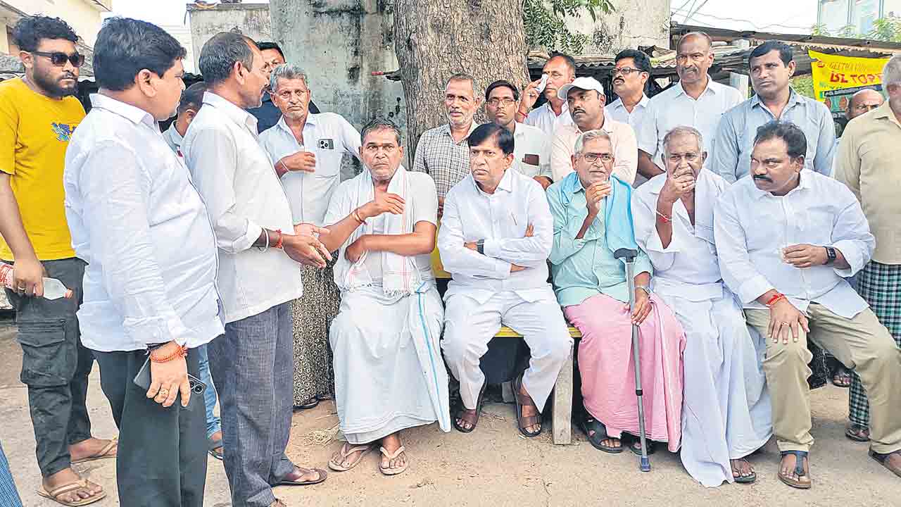 కేసీఆర్‌ పాలనే బాగుండె.. ఆయనను ఏమైనా అంటే పురుగులుపడి చస్తరు!.. రాంపూర్‌ రైతుల మనోగతం