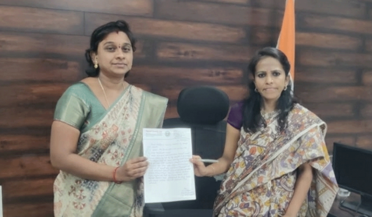 Godavarikhani | గోదావరిఖనిలో ఉచిత అంత్యక్రియలు ఎందుకు ఎత్తివేశారు..? కమిషనర్ కు మాజీ కార్పొరేటర్ సుమలత ఫిర్యాదు