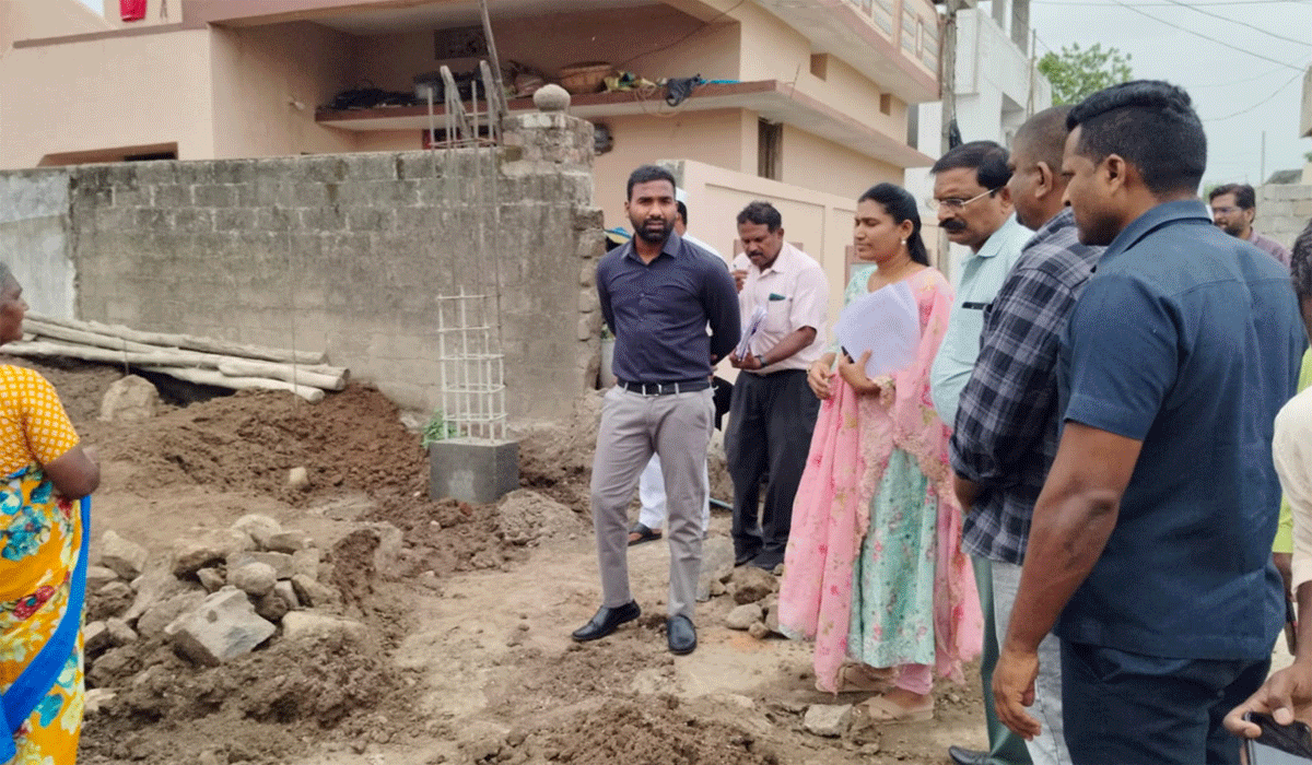 Collector Satya Prasad | కొడిమ్యాల మోడల్‌ స్కూల్‌ను తనిఖీ చేసిన కలెక్టర్‌ సత్యప్రసాద్‌