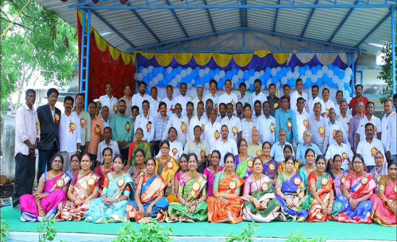 Chigurumamidi | ఇందుర్తిలో 1988-89 టెన్త్‌బ్యాచ్‌ విద్యార్థుల అ‘పూర్వ’ సమ్మేళనం