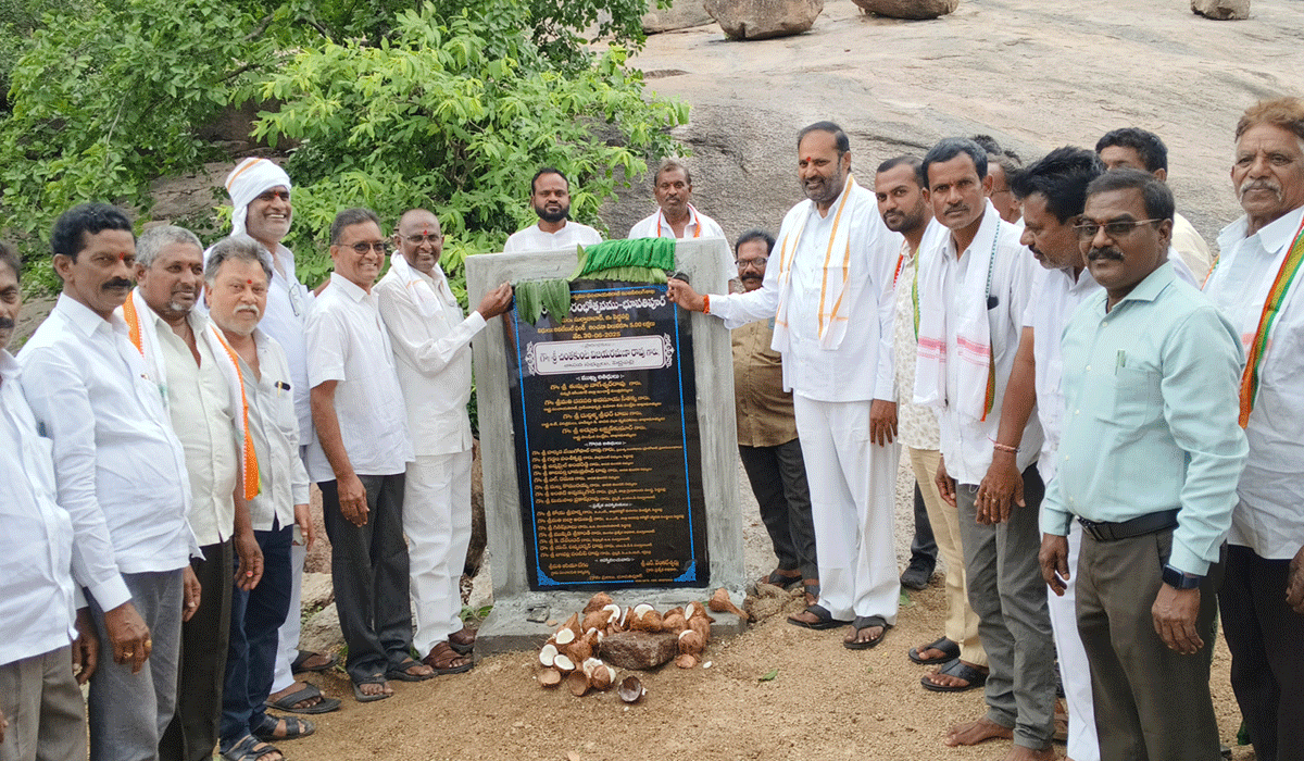 Welfare schemes | అర్హులందరికీ సంక్షేమ పథకాలు.. పెద్దపల్లి ఎమ్మెల్యే చింతకుంట విజయ రమణారావు