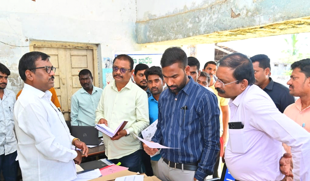  Collector Satya Prasad | రెవెన్యూ సదస్సులను ప్రజలు సద్వినియోగం చేసుకోవాలి.. జగిత్యాల కలెక్టర్ సత్యప్రసాద్